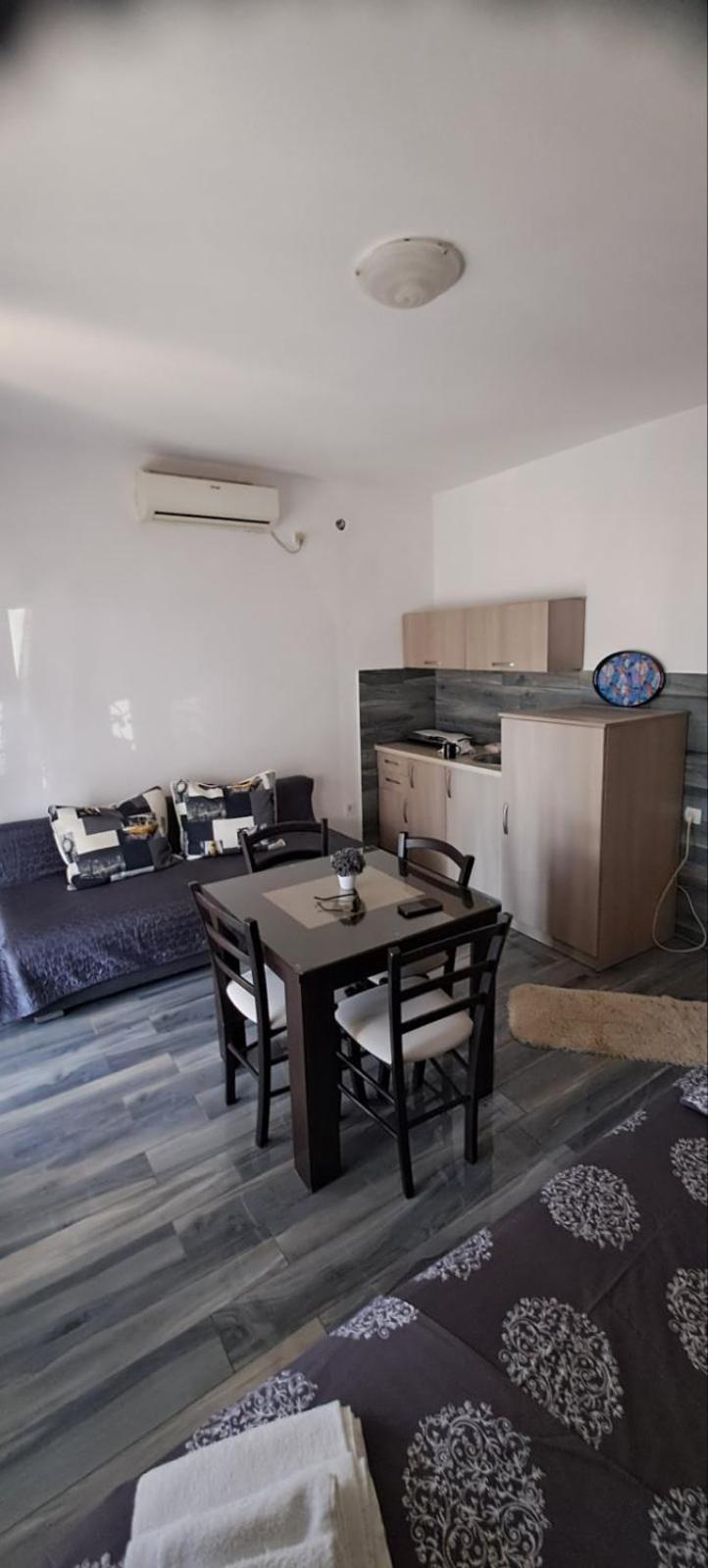 Belane Apartments Teodo Esterno foto